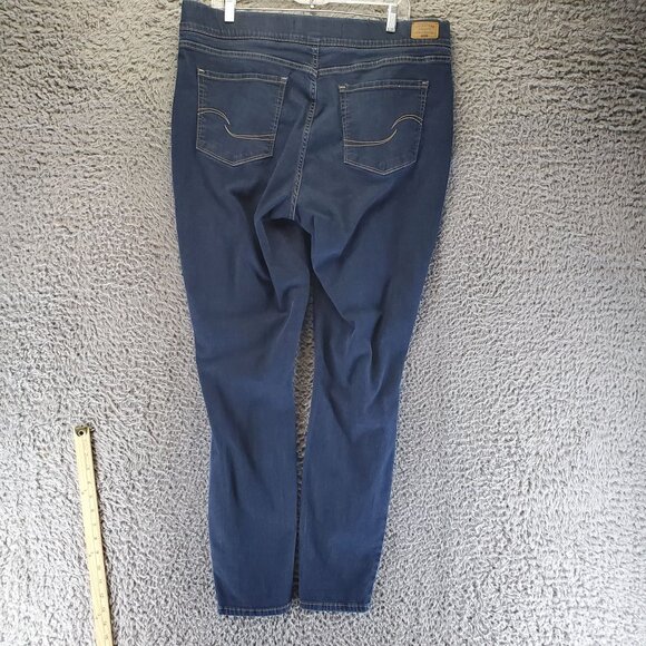 Signature Levi Strauss Jeans Womens Size 18 Long Blue Shaping Pull-On Skinny - Picture 11 of 12